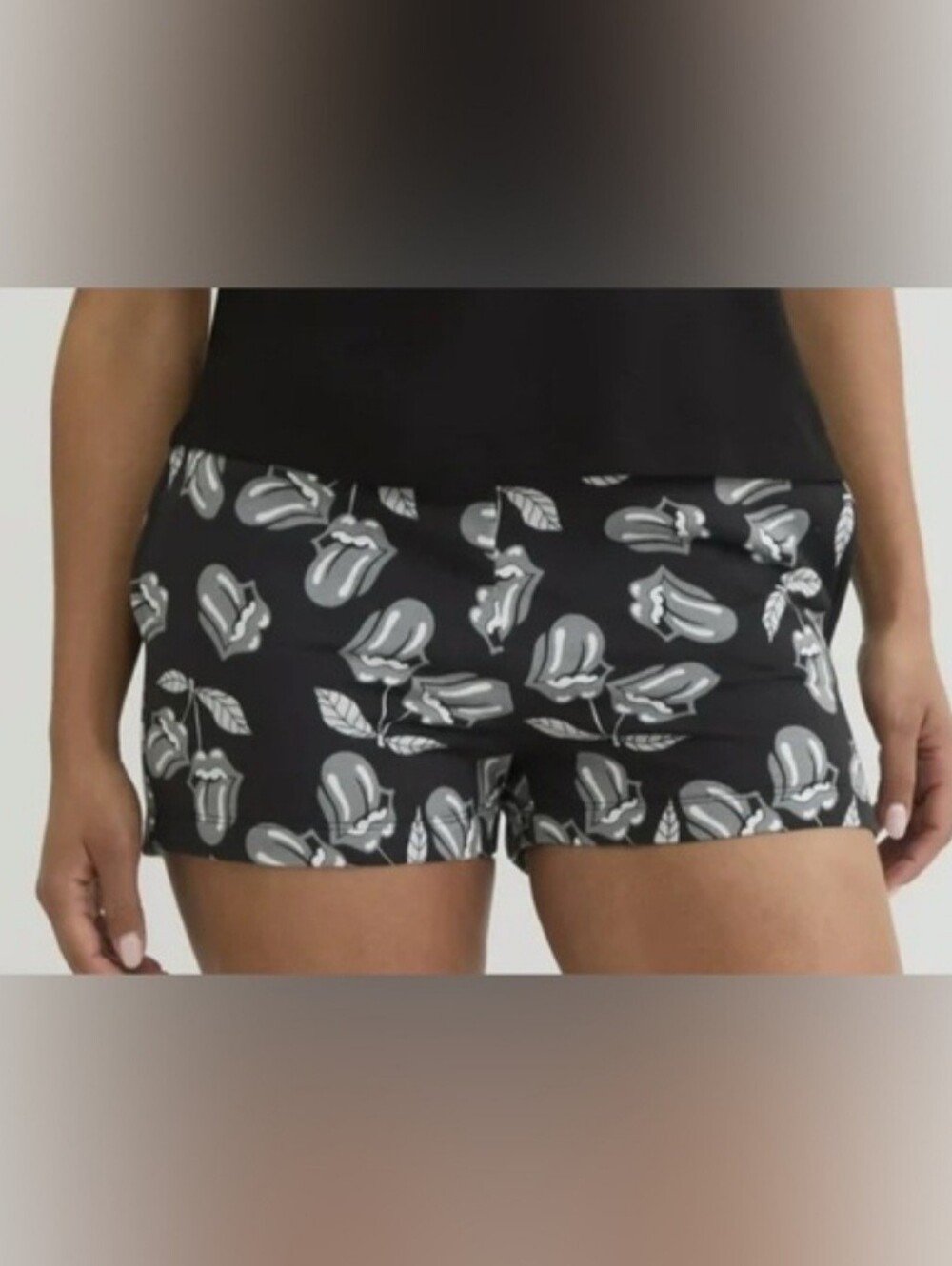 GUC The Rolling Stones "The Rolling Stones Logo👅Cherry🍒Edition Shorts" Large